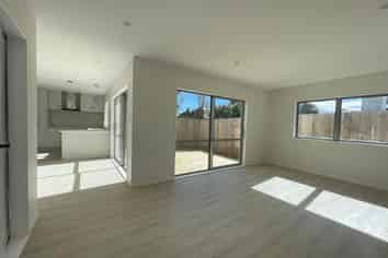 42 Tirimoana Road, Te Atatu South