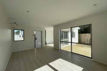 42 Tirimoana Road, Te Atatu South