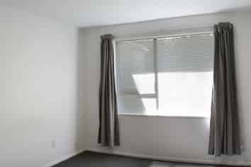 1/292 Greers Road, Bishopdale