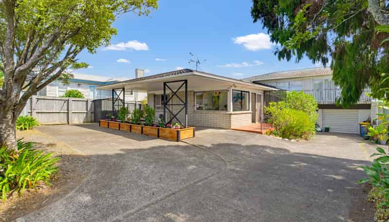1B Pleasant Road, Glen Eden