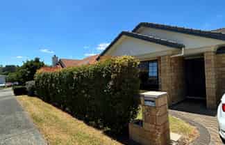 32 Topland Drive, Flat Bush