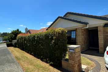 32 Topland Drive, Flat Bush