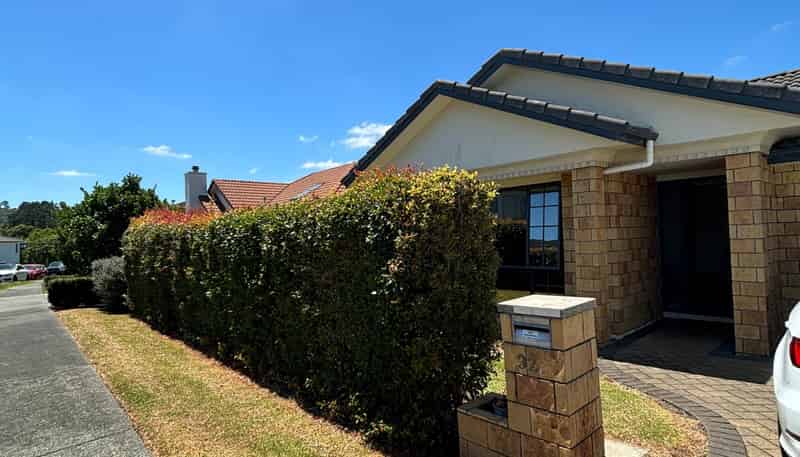 32 Topland Drive, Flat Bush