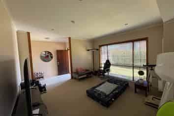 32 Topland Drive, Flat Bush