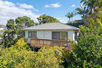 899A East Coast Road, Northcross