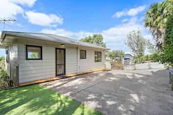 899A East Coast Road, Northcross
