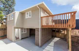 64  Ernie Pinches St, Mount Roskill