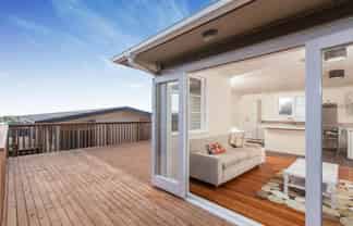 64  Ernie Pinches St, Mount Roskill