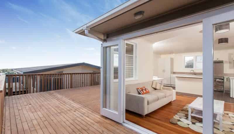 64  Ernie Pinches St, Mount Roskill