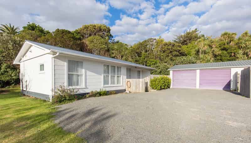 856 Hokio Beach Road, Hokio Beach