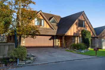 6 Huntington Lane, West End