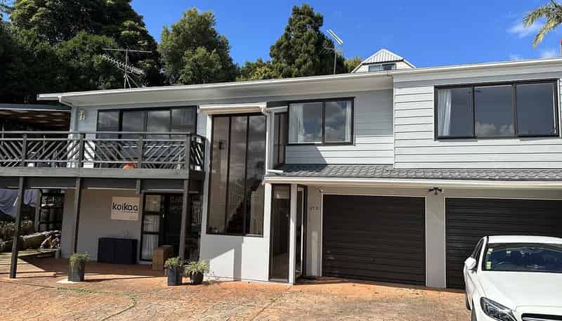 27A Downing Street, Glenfield