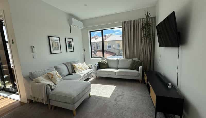 6/39 Nelson Street, Petone