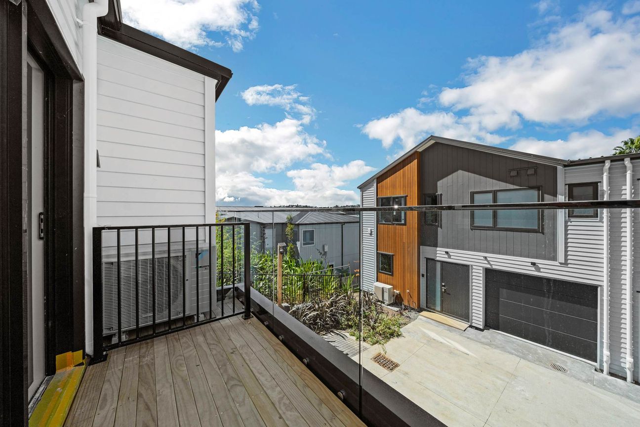 House in Auckland, Scott Bay, Hobsonville - More