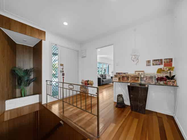 480 Whitford Road, Whitford