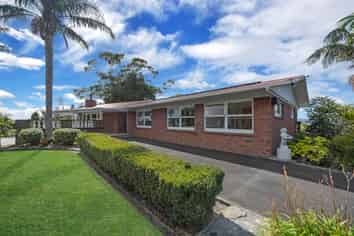 480 Whitford Road, Whitford