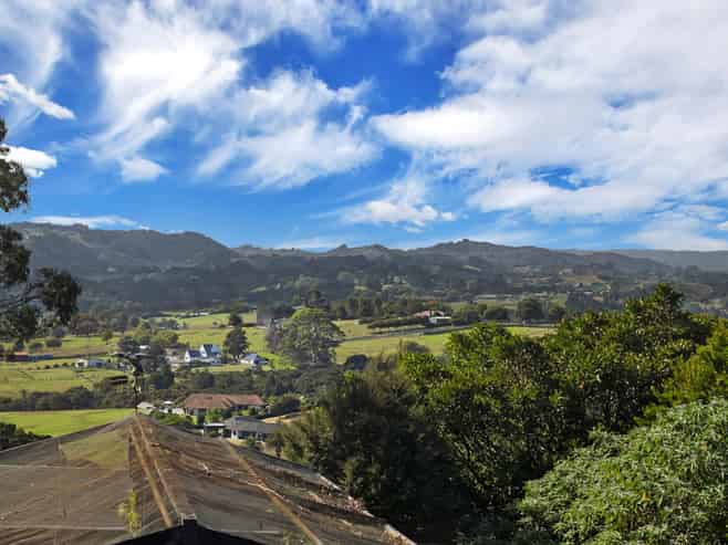 480 Whitford Road, Whitford