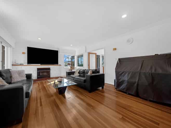 480 Whitford Road, Whitford