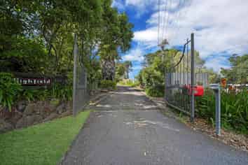 480 Whitford Road, Whitford