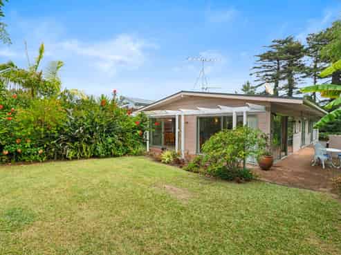 50 Marine Parade, Mellons Bay
