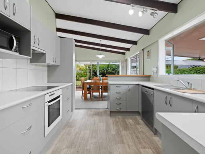 50 Marine Parade, Mellons Bay