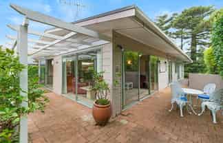 50 Marine Parade, Mellons Bay