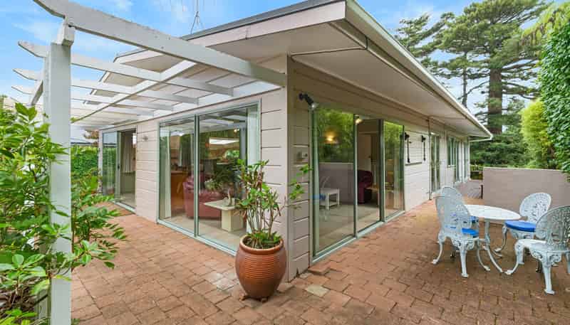 50 Marine Parade, Mellons Bay