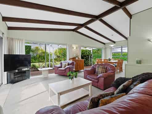 50 Marine Parade, Mellons Bay