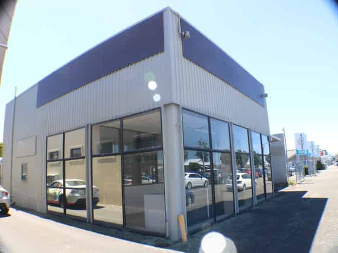 Central Workshop/ Shoowroom & Offices