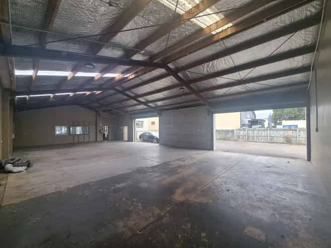 Central Workshop/ Shoowroom & Offices