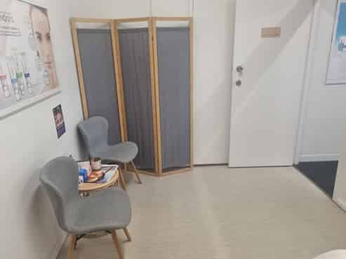 AFFORDABLE OFFICE ON BROADWAY