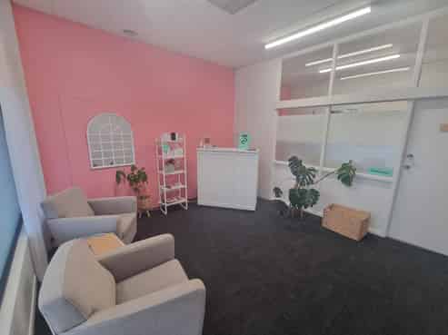 AFFORDABLE OFFICE ON BROADWAY