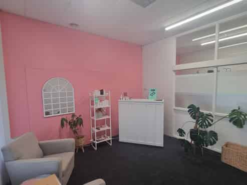 AFFORDABLE OFFICE ON BROADWAY