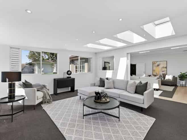 8 Robley Crescent, Glendowie