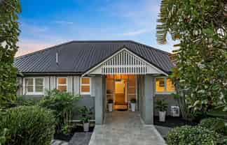 8 Robley Crescent, Glendowie