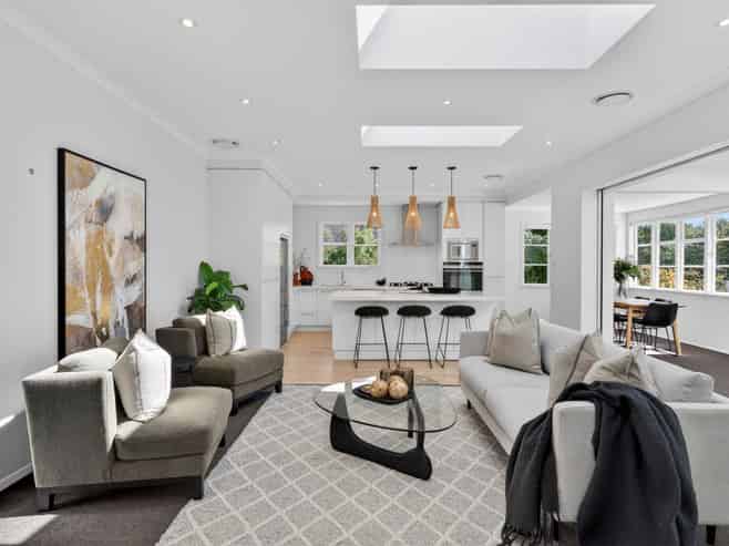 8 Robley Crescent, Glendowie