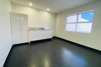 Modern Refurbished Space Near Lincoln Road