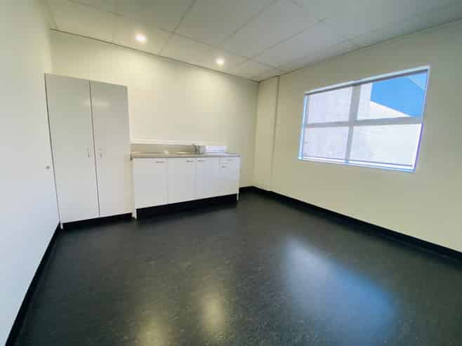 Modern Refurbished Space Near Lincoln Road