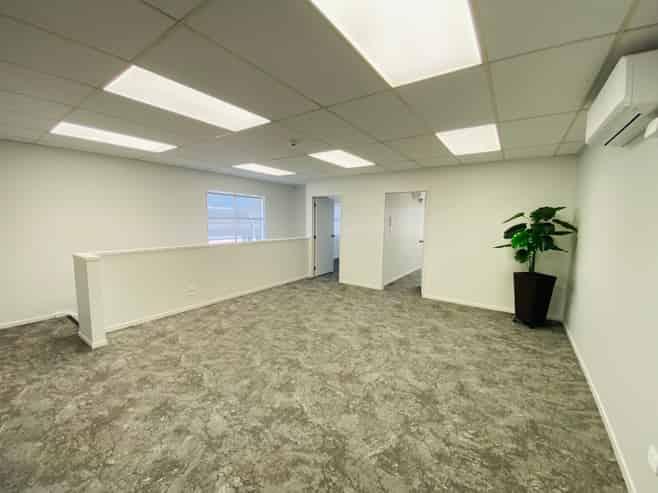 Modern Refurbished Space Near Lincoln Road