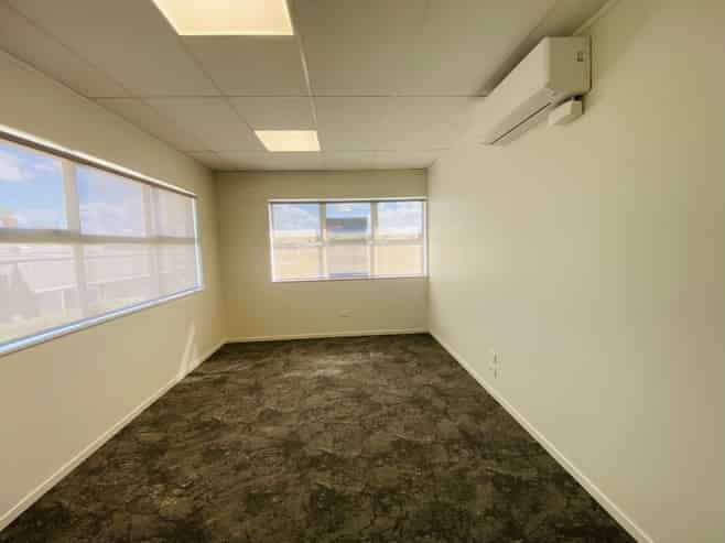 Modern Refurbished Space Near Lincoln Road