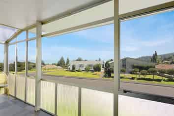 104 Regent Heights, Thames