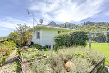 104 Regent Heights, Thames