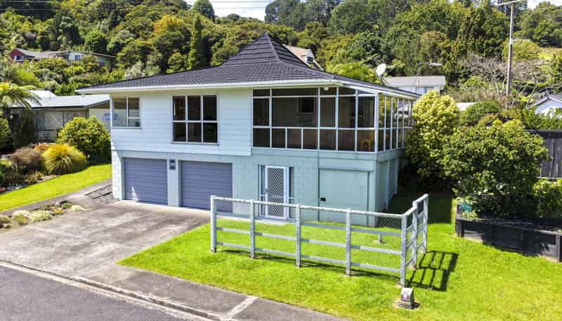 104 Regent Heights, Thames