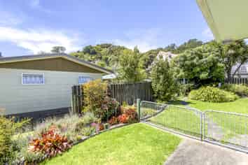 104 Regent Heights, Thames