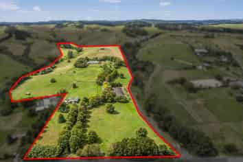 1021 Peak Road, Helensville