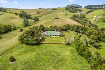 1021 Peak Road, Helensville