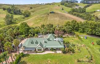 1021 Peak Road, Helensville