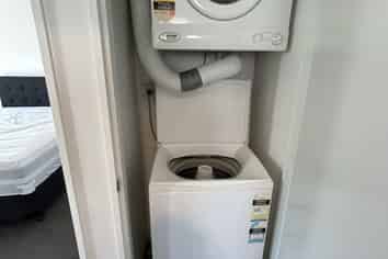 1/16 Dowding, Melville