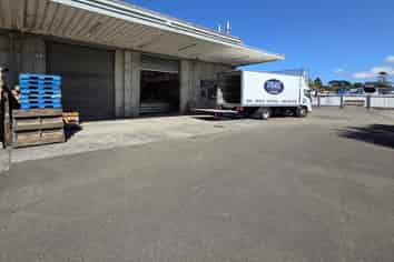 Drive-Through Warehouse with Yard