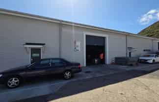 Execellent Terms 370m2 Warehouse
